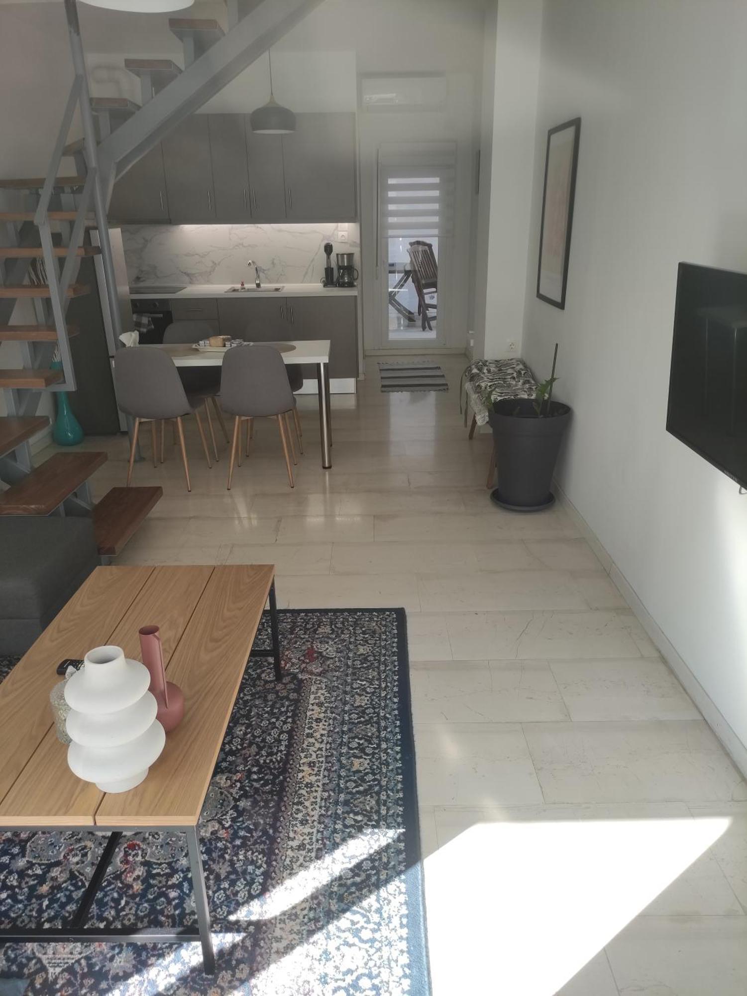 Central Maisonette Волос Екстериор снимка